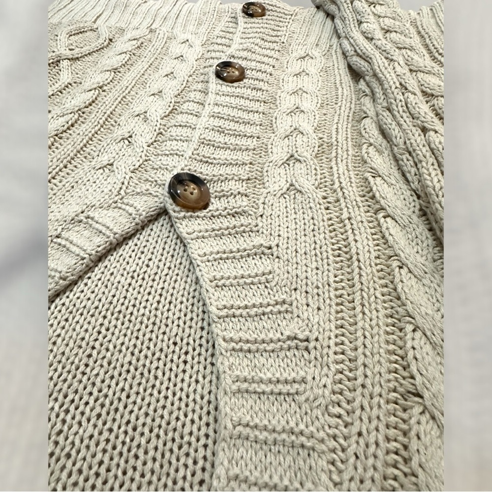 Glam Brand M Cream Cable Knit sweater - Picture 3 of 9